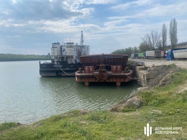 Фото 7 — Украина национализирует российский танкер и белорусский сухогруз, обнаруженные в Одесской области (ФОТО)