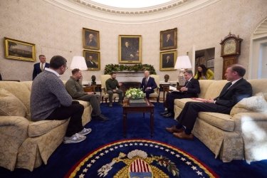 Фото 9 — У Зеленского показали фото встречи с Байденом