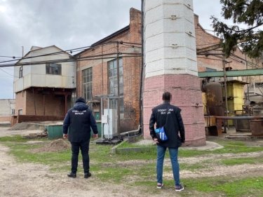 Фото 3 — На спиртзаводе в Харьковской области прошли обыски: нашли "левый" спирт на 4,5 млн грн