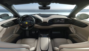 Фото 3 — Ferrari представила перший у своїй історії кросовер
