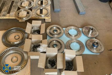 Фото 5 — Из Украины хотели вывезти в "восточноазиатскую страну" украденные с "Мотор Сичи" авиакомплектующие: дельцов поймали