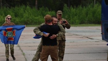 Фото 8 — Україна та РФ провели другий обмін полоненими в рамках 1000 на 1000