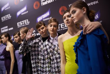 Фото 27 — Ukrainian Fashion Week в разгаре: закулисье, шоу-румы, Андре Тан и Подолян (фото)