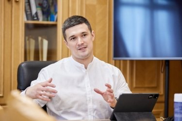Фото 2 — Михаил Федоров: "Если услугу нельзя получить онлайн, то ее нельзя получить и офлайн"