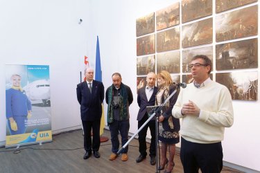 Фото 14 — Майданівська "Стіна" Матвія Вайсберга відкрила художній сезон у Грузії.