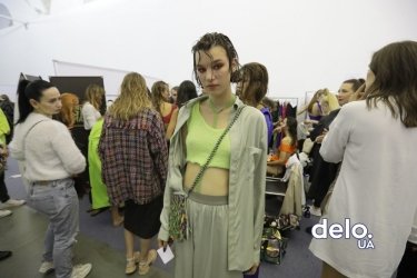 Фото 15 — Свежая мода: дерзкие идеи молодых на показах UFW для тех, кто любит эксперименты (ФОТО)