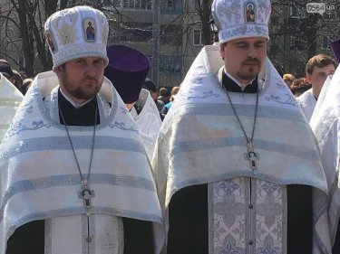 Фото 2 — В Кривом Роге на постамент, где стоял Ленин, поставили Богородицу