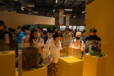 Фото 2 — Україна відкрила свій павільйон на виставці в Японії: "магазин", у якому нічого не продається