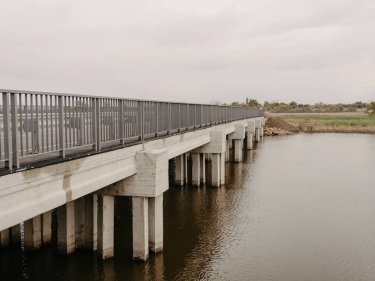 Фото 3 — В Николаевской области восстановили мост через реку Ингулец, который был разрушен во время войны (ФОТО)