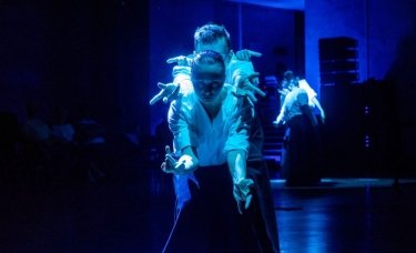 Фото 10 — Мультимедийный ритуал: "Шлях до..." Троицкого вписался в пространство Украинского дома