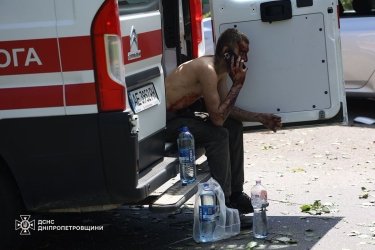 Фото 9 — Внаслідок ракетного удару РФ по Дніпропетровщині 16 людей загинули, 279 поранені (ФОТО)