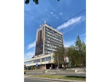 Фото 4 — Інститут біля центру Львова виставили на продаж: яка стартова ціна