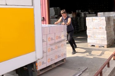 Фото 8 — УПЦ та Фонд Вадима Новинського роздали більше 40 тисяч продуктових наборів жителям України, які страждають від війни
