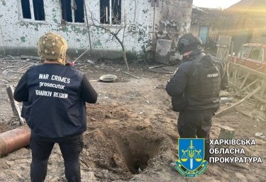 Фото 8 — Россияне ударили по автобазе в Херсоне и жилых домах в Харьковской области: какая ситуация в регионах