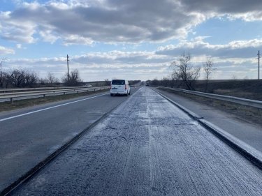 Фото 3 — Дорожні ремонти: понад 1000 фахівців працюють на 16 міжнародних трасах України