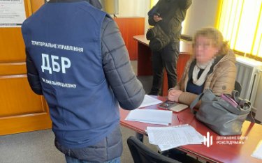 Фото 2 — Замдиректора разрушенного ударом РФ лицея в Житомире подозревают в оправдании российского вторжения
