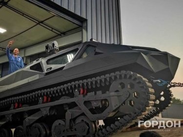 Фото 5 — Украинские разработчики представили первый в мире плавающий бронированный электромобиль