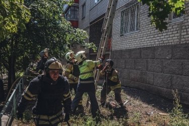 Фото 10 — Оккупанты обстреляли центр Бахмута: семь человек погибли, шестеро ранены (ФОТО)