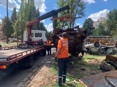 Фото 5 — В Киеве за полгода убрали почти 1700 заброшенных авто