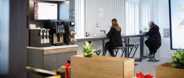 Фото 5 — Нова пошта відкрила відділення із коворкінгом у Києві