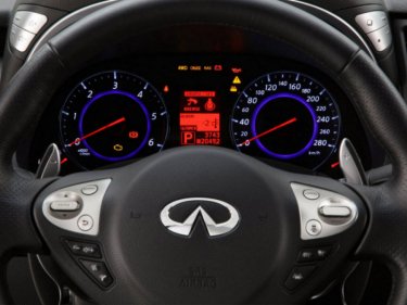 Фото 14 — Infiniti FX37S: кроссовер с характером спортсмена