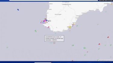 Фото 5 — Из оккупированной Керчи вывели захваченные украинские корабли (ФОТО, ВИДЕО)
