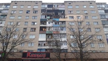 Фото 2 — Вражеский снаряд попал в жилой многоквартирный дом на Харьковщине