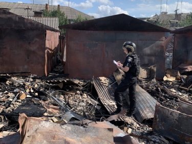 Фото 12 — Новый обстрел Середины-Буды на Сумщине: погиб полицейский, ранены энергетики (ФОТО)