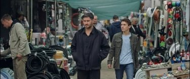 Фото 2 — Без дома, вне закона: о драме Наримана Алиева "Домой"