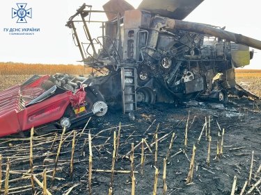 Фото 2 — Враг нанес удар фугасной авиабомбой по Харьковщине: в ОВА рассказали о последствиях