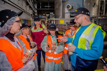 Фото 2 — Журналисты оценили результаты работы Черниговской пивоварни AB InBev Efes Украина через год с начала ее работы после перезапуска