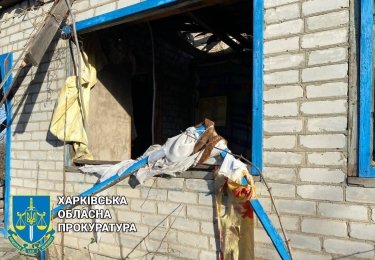 Фото 3 — Россияне ударили по автобазе в Херсоне и жилых домах в Харьковской области: какая ситуация в регионах