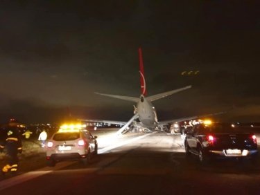 Фото 3 — В Одессе совершил жесткую посадку самолет Turkish Airlines (ФОТО, ВИДЕО)