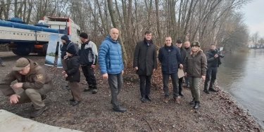 Фото 2 — У Кременчуцьке водосховище випущено 18,5 тонни товстолобика: звідки кошти