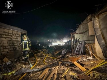 Фото 8 — Атака дронов в новогоднюю ночь: в Одессе погиб подросток, во Львове дотла сгорел музей Шухевича (ФОТО, ВИДЕО)