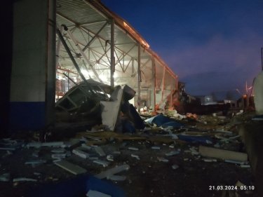Фото 2 — В результате ракетной атаки РФ в Киеве поврежден состав Rozetka