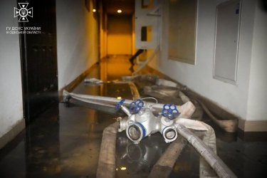 Фото 6 — Атака дронов в новогоднюю ночь: в Одессе погиб подросток, во Львове дотла сгорел музей Шухевича (ФОТО, ВИДЕО)