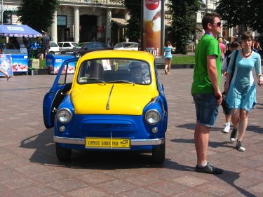 Фото 4 — Во Львове стартовал фестиваль ретро-автомобилей (ФОТО)