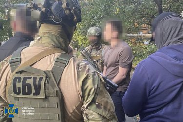 Фото 2 — В Днепре задержали прокурора: требовал взятку, чтобы "отмазать" обвиняемого от тюрьмы
