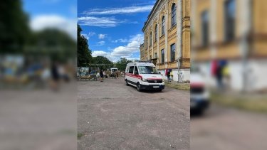 Фото 9 — В Чернигове на уличной выставке боеприпасов сработал гранатомет: ранены четверо детей и четверо взрослых