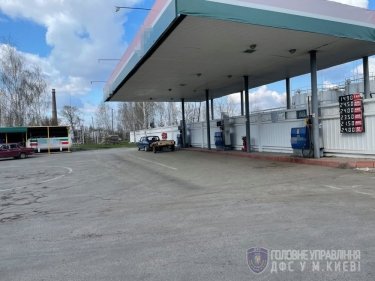 Фото 3 — Налоговики конфисковали на автозаправках нелегальный бензин на 26 млн грн (ФОТО)