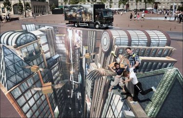 Фото 7 — Создана необычная уличная 3D-реклама грузовиков Renault