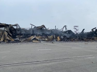 Фото 5 — Российская ракета уничтожила 1,6 млн бутылок вина на складе компании GoodWine (ФОТО)