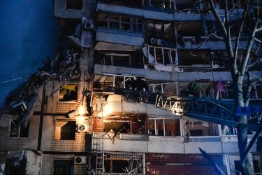 Фото 26 — В Днепре россияне ударили ракетой по многоэтажке - разрушили один подъезд, 12 человек погибли