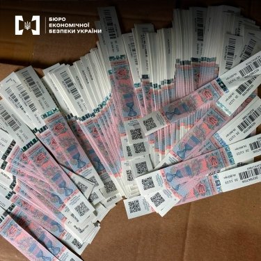 Фото 4 — 110 млн грн неуплаченных налогов: БЭБ разоблачило канал поставки фейковых акцизных марок из Турции