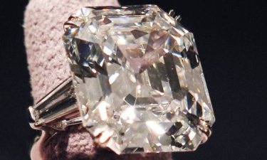 Фото 7 — Рейтинг самых дорогих лотов в 2011 году