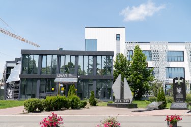 Фото 6 — У Бородянці відновили понад 590 об'єктів: коли зможуть заселитися люди