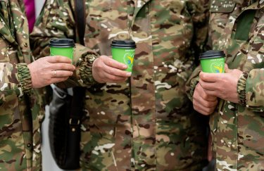 Фото 3 — Ще + 20 пікапів для ЗСУ: мережа UPG відзначає 20-річчя, зміцнюючи оборону країни