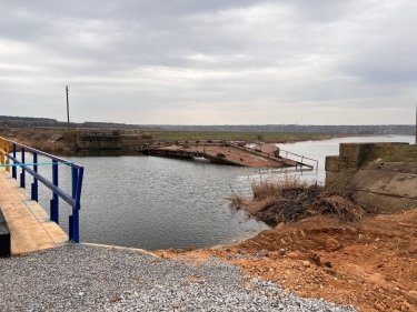 Фото 3 — Возле деоккупированной Снигиревки открыли временный мост через Ингулец вместо разрушенного (ФОТО)