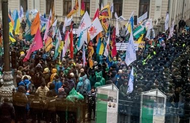 Фото 6 — Под Радой митинговали малые предприниматели, требуя отсрочки кассовых аппаратов на год (ФОТО, ВИДЕО)